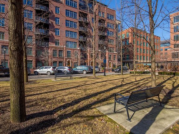 2nd image of 251 Burnham Sq
