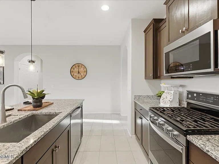 3745 N Astoria Dr — Photo 4