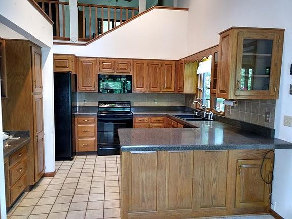 2nd image of 270 Lakewood Dr