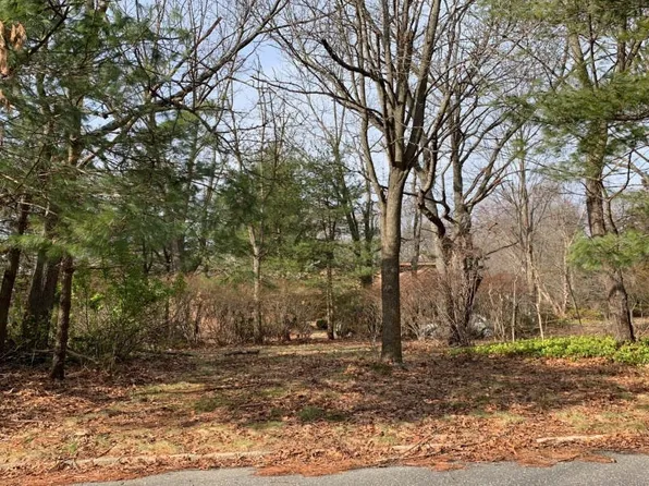 201 Mount Misery Rd, Melville, NY 11747