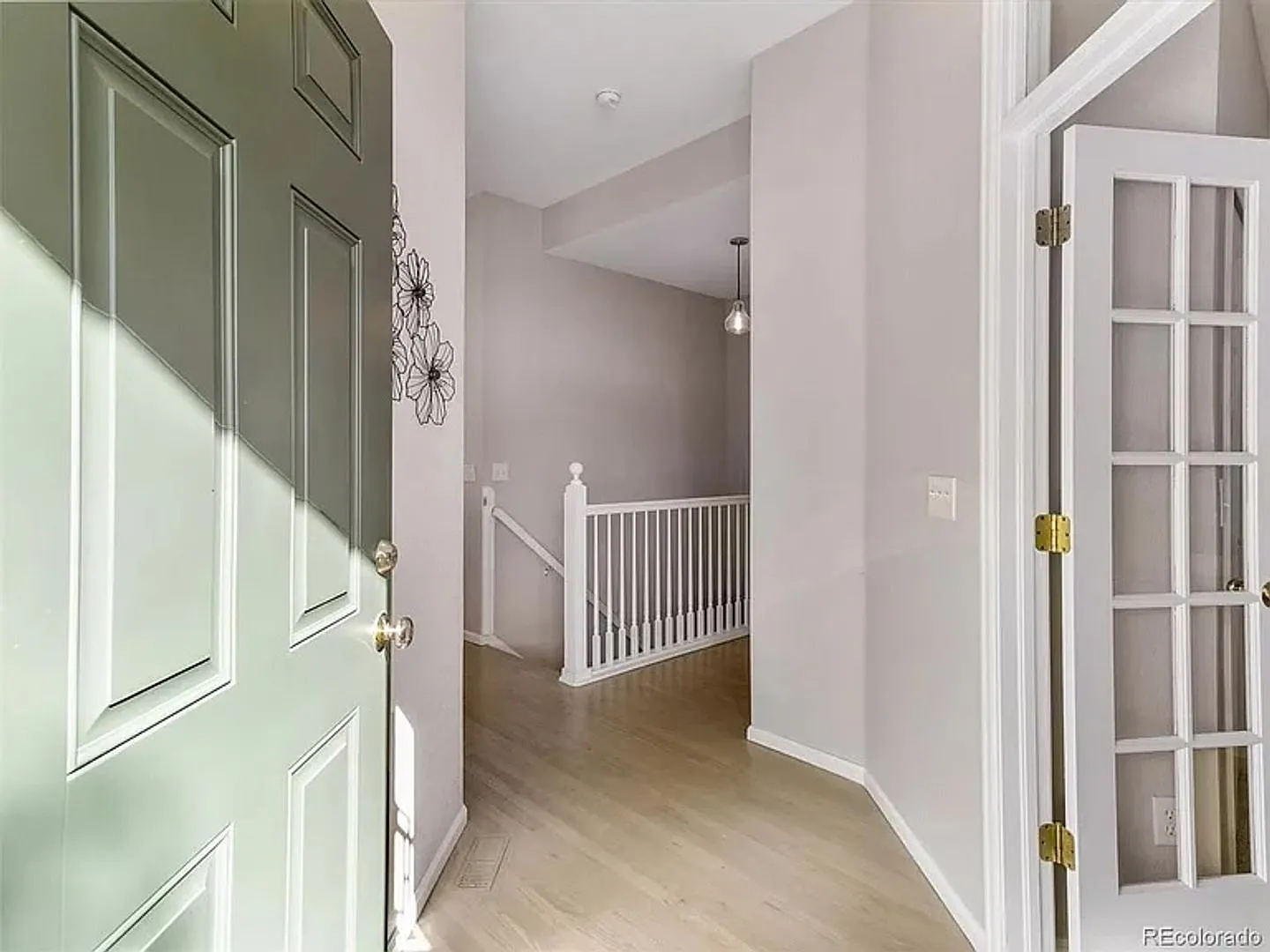 Beautiful Townhome in Ken Caryl Available December 10!! — Photo 1