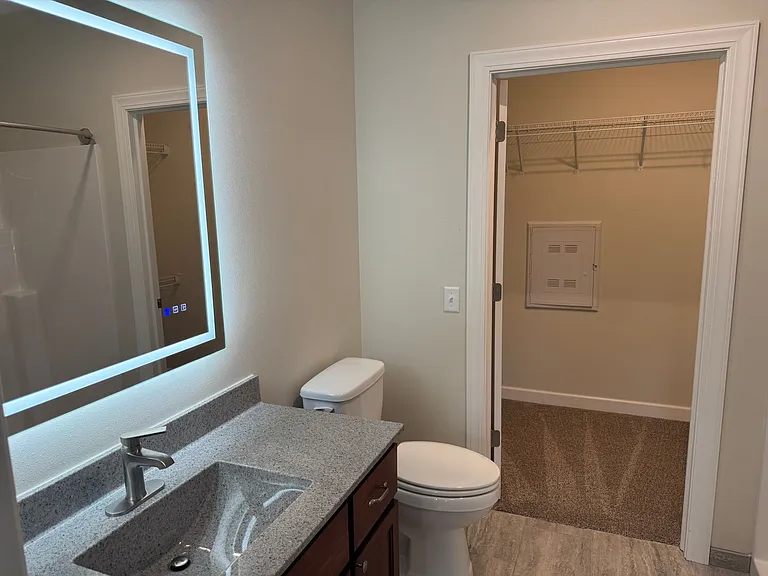 Red Earth Apartments- On Lake Butte Des Morts — Photo 25