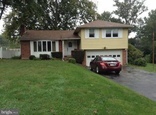 4024 Briar Ln, Lafayette Hill, PA 19444