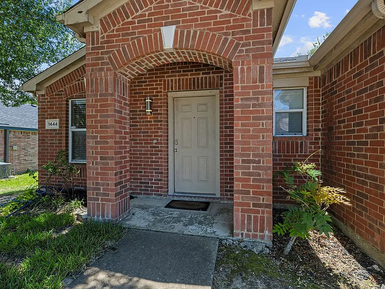 1444 Atkins St — Photo 28