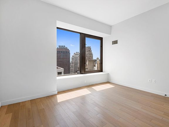 4th image of 75 Wall St APT 28F