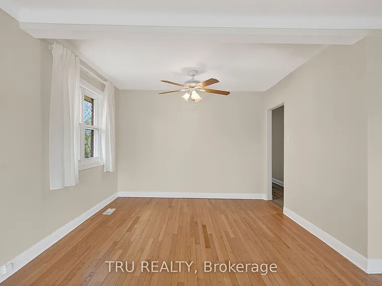 407 Peach Tree Ln #3 — Photo 8