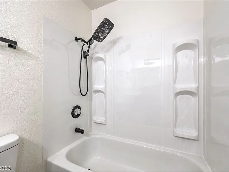 1800 Edmond St #122 — Photo 21