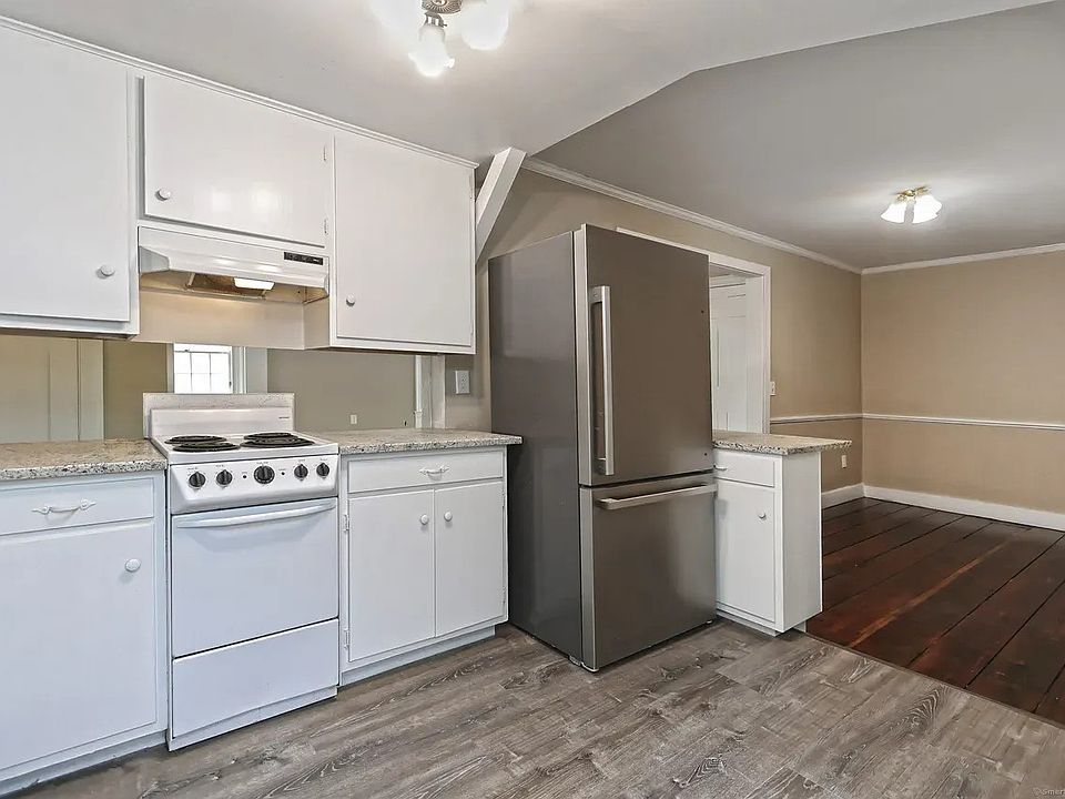 1st image of 562 Amity Rd #D