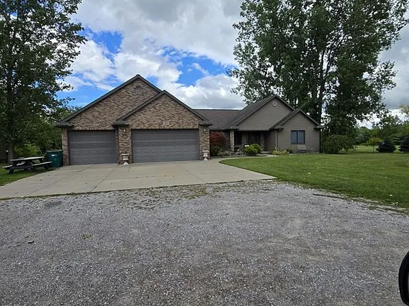 4091 Coyer Ln, Bay City, MI 48706