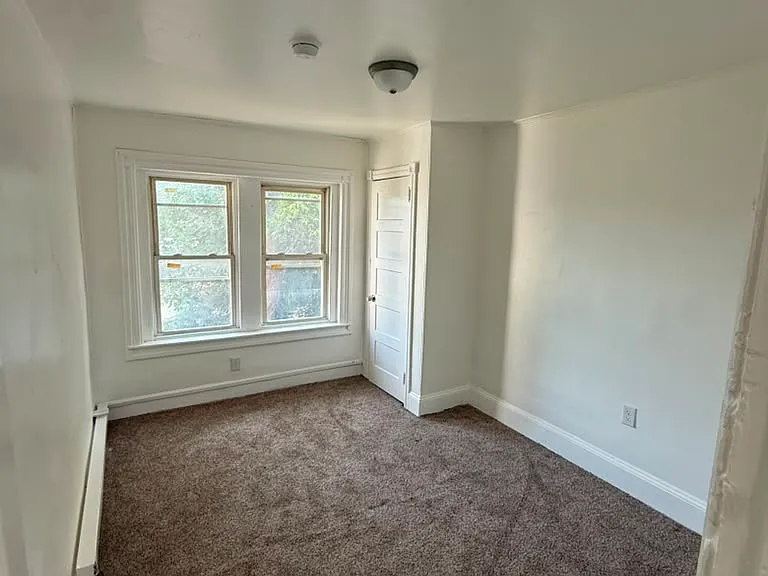 2402 Carter St — Photo 8