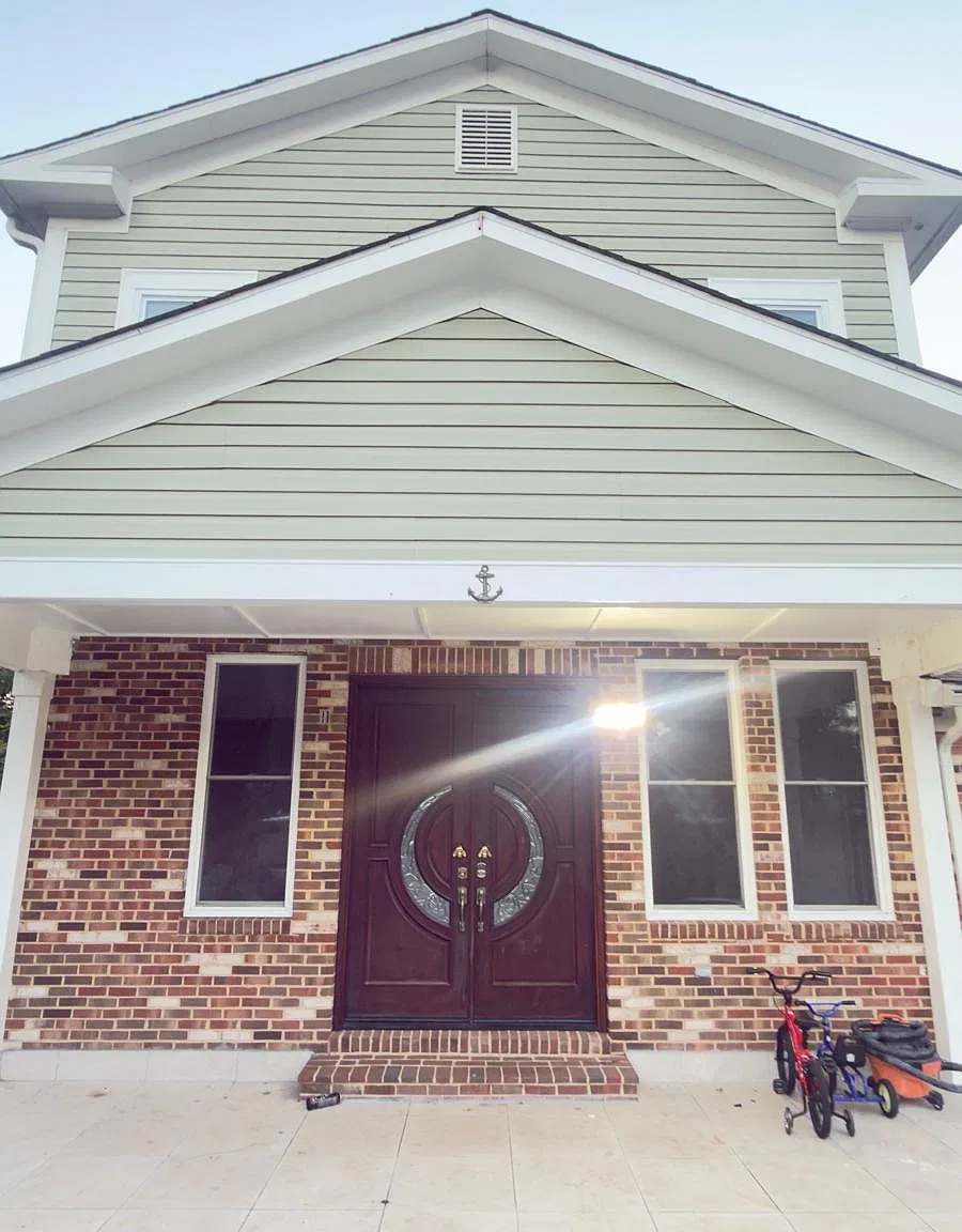 3 bed, 2.5 bath, 2098 sqft, $3,000 — Photo 1