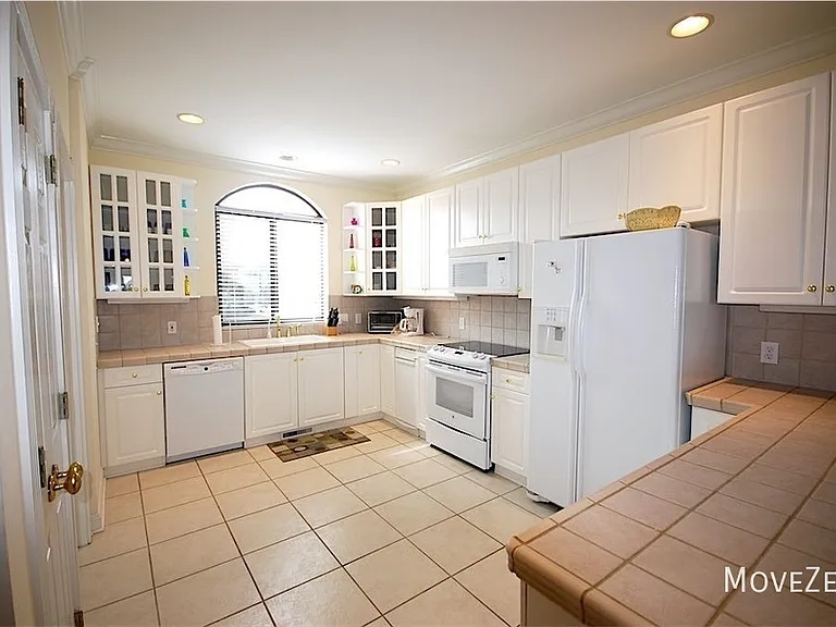111 Spencer Farlow Dr — Photo 21
