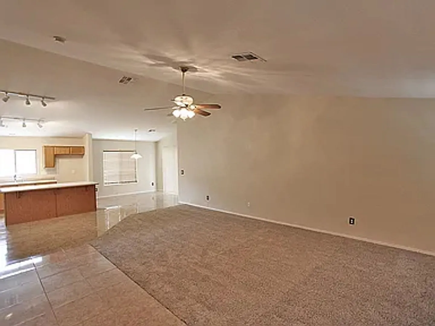 4 bed, 2.0 bath, 1615 sqft, $1,900 — Photo 2