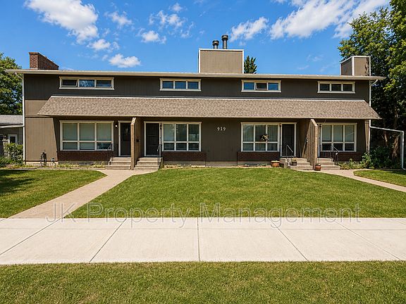 2nd image of 919 1st Ave SW #2
