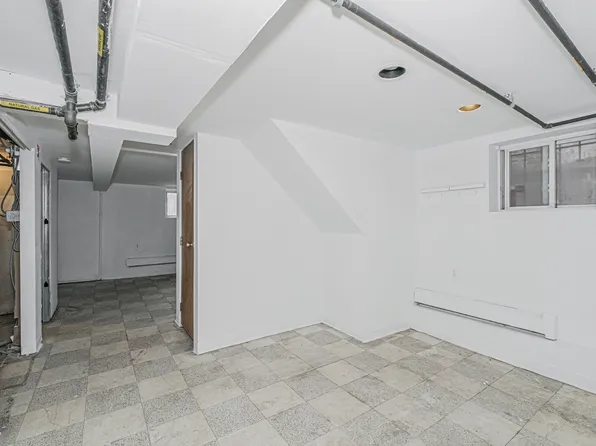 2418 East 23rd Street image 23 of 40