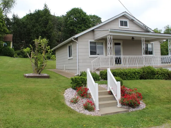 29 Leyda Ave, Charleroi, PA 15022