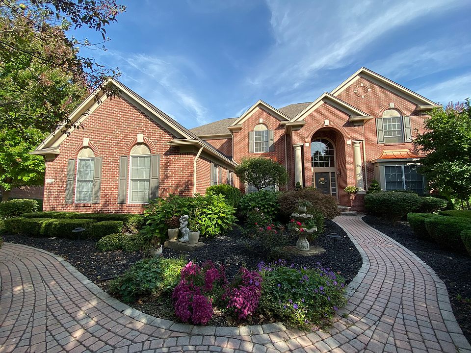 1st image of 8192 Newbury Ct S #84