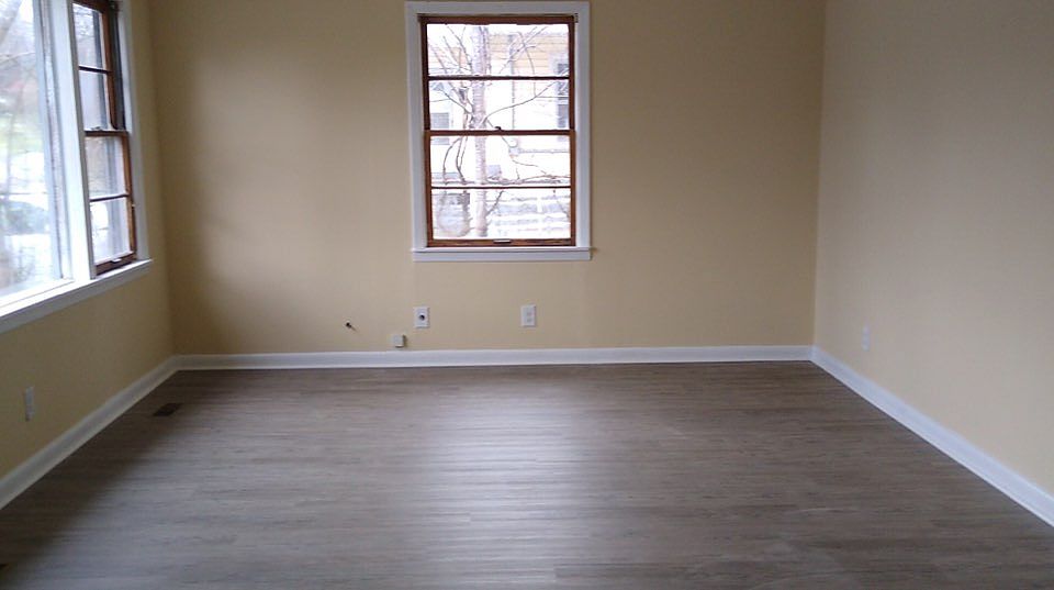 1st image of 907 Landers St