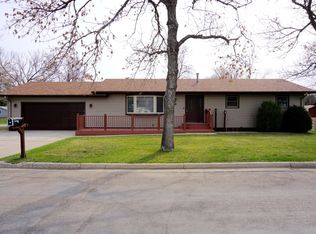 320 20th Ave NE, Jamestown, ND 58401