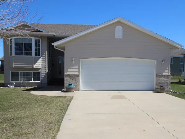 3609 Jackson Ave, Spirit Lake, IA 51360