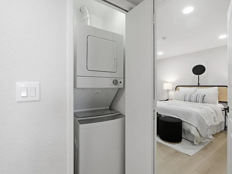 577 E Taylor Ave #C — Photo 5