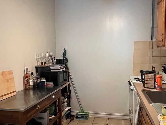 4th image of 308 E 89th St APT 3C
