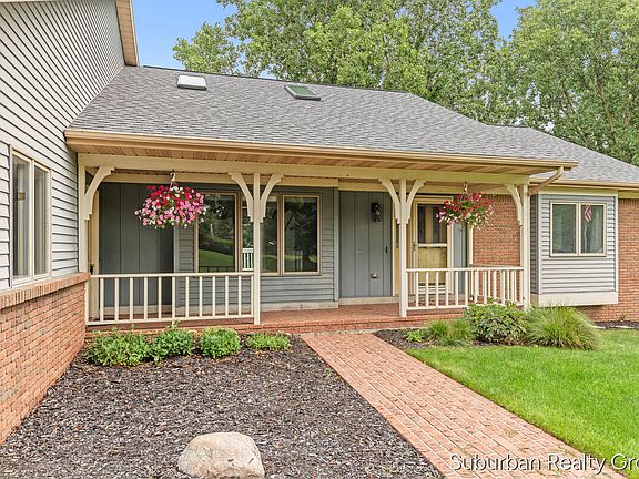 4th image of 2543 Glencairin Dr NW
