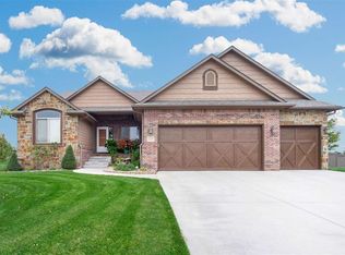2128 Depot Cir, Newton, KS 67114