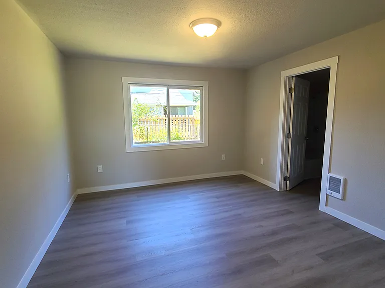 103 S 12th St #1A — Photo 7