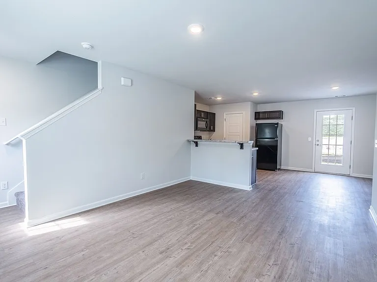 105 Cottage Way — Photo 39