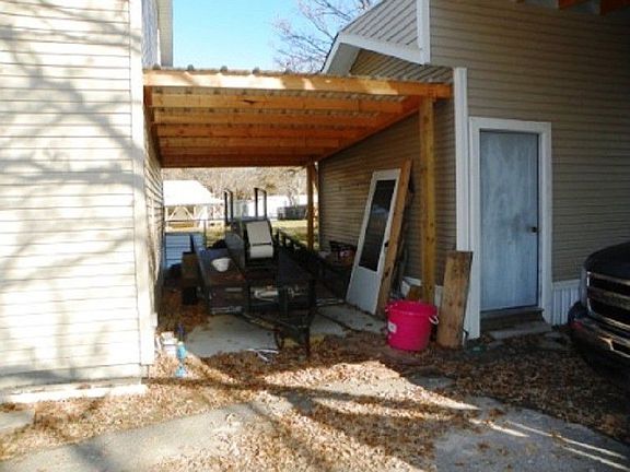 5th image of 104 Wilson Way