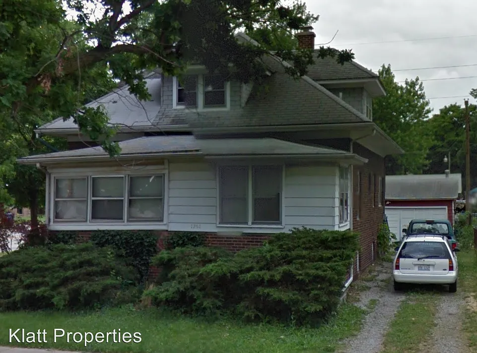 1207 N Champaign St photo 1