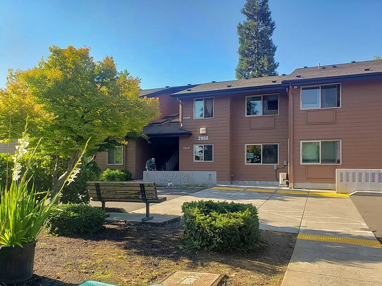 2988 Oak St — Photo 3