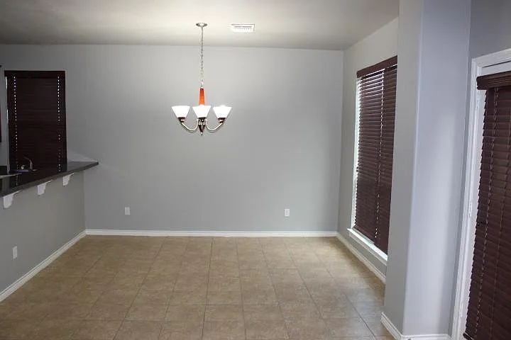 505 SW 121st Pl — Photo 6