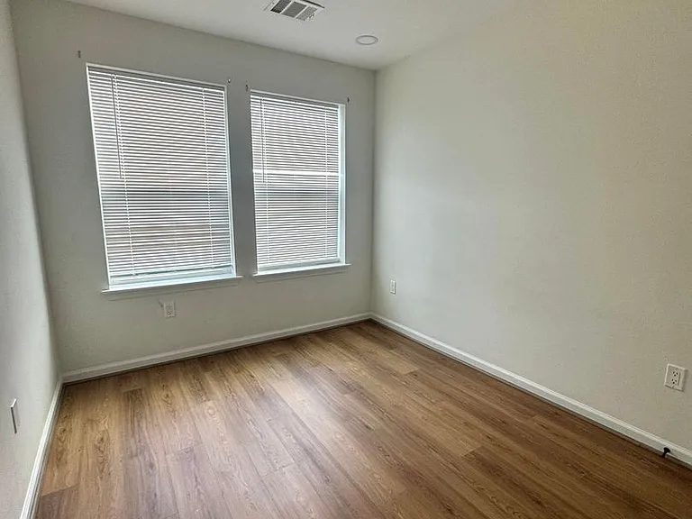 9911 Porto Rico Rd — Photo 23