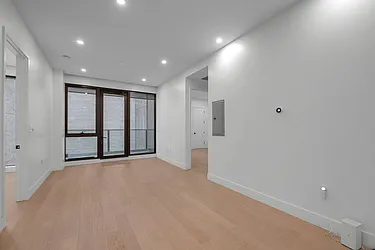 5 Court Square West, #6A