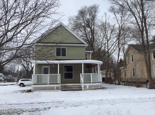 59 Westwood St, Hillsdale, MI 49242