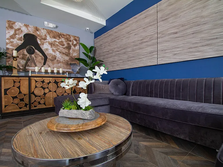 The Ivy at NOHO — Photo 21