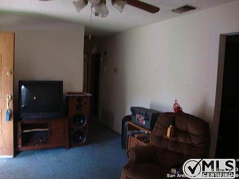 2nd image of 1214 W Hutchins Pl