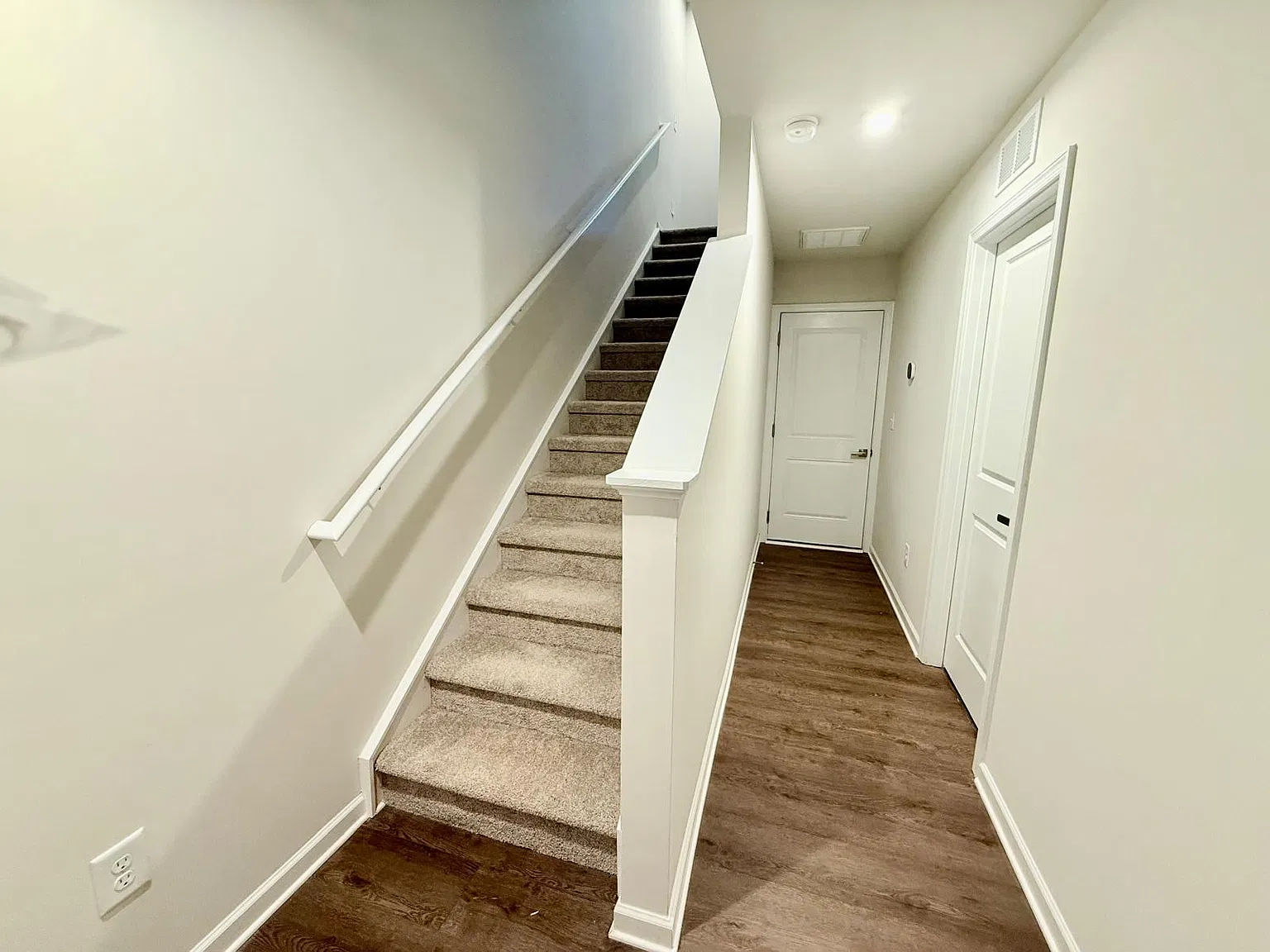 3 bed, 3.5 bath, 1420 sqft, $1,795 — Photo 2
