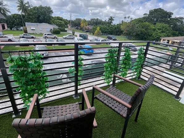 2526 Pierce St, Hollywood, FL 33020