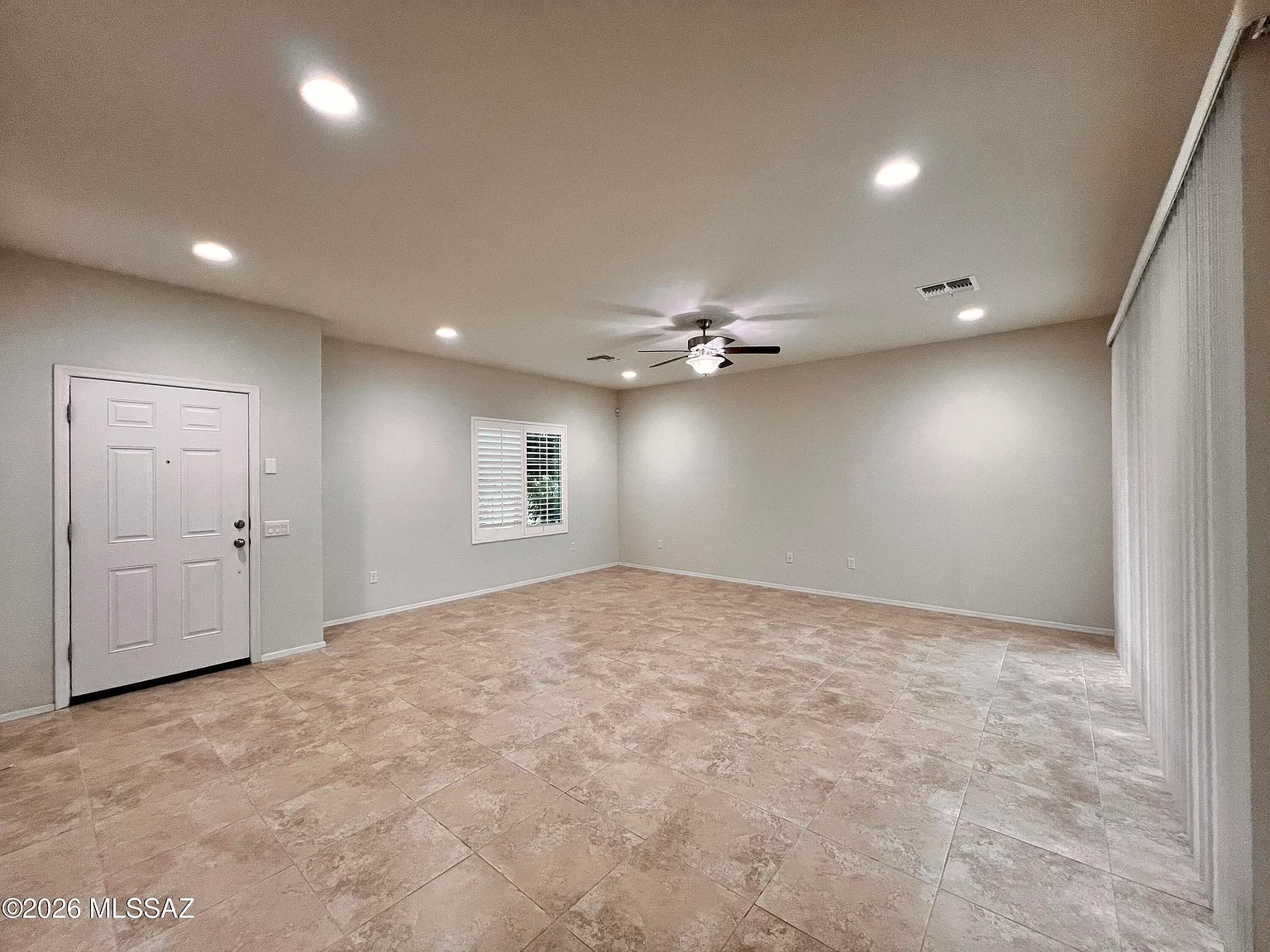 4 bed, 2.5 bath, 2447 sqft, $2,350 — Photo 4