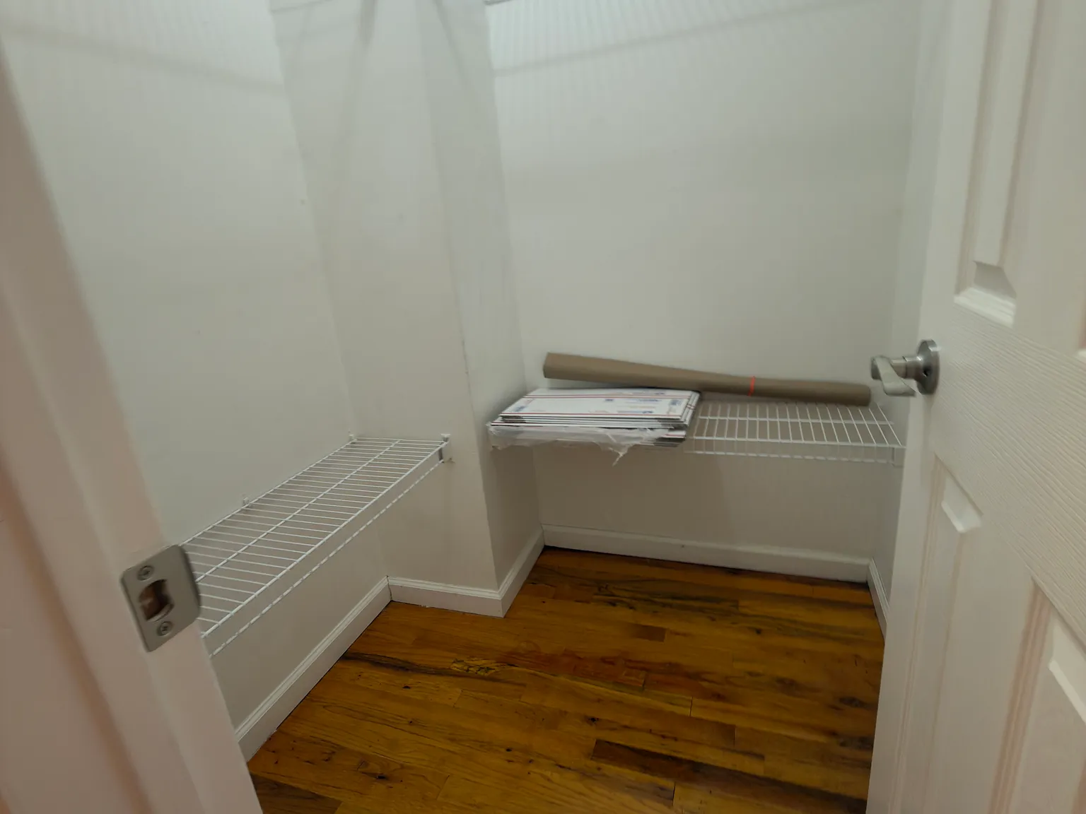 3 bed, 1250 sqft, $3,300 — Photo 4