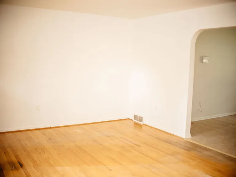 425 Spring Dr — Photo 8