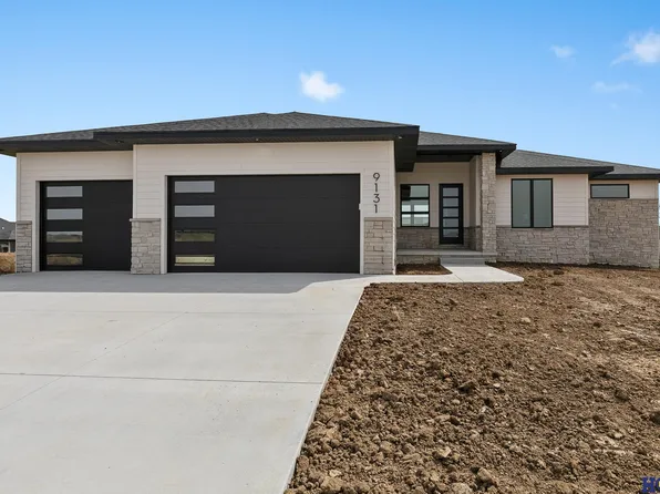 9131 South St, Lincoln, NE 68520