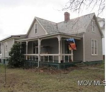 4th image of 128 Oakwood Ave