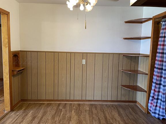 4th image of 605 Bradley Dr