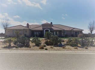 7358 Crown Heights Ln, Oak Hills, CA 92344