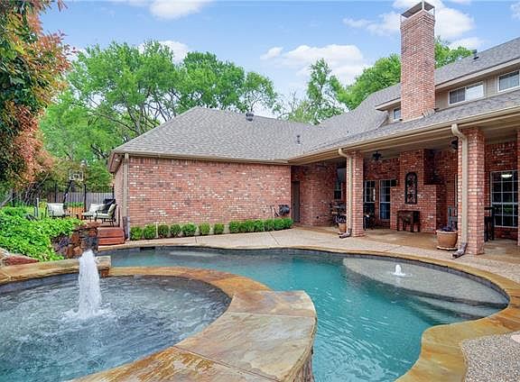 2nd image of 109 Easterner Pl