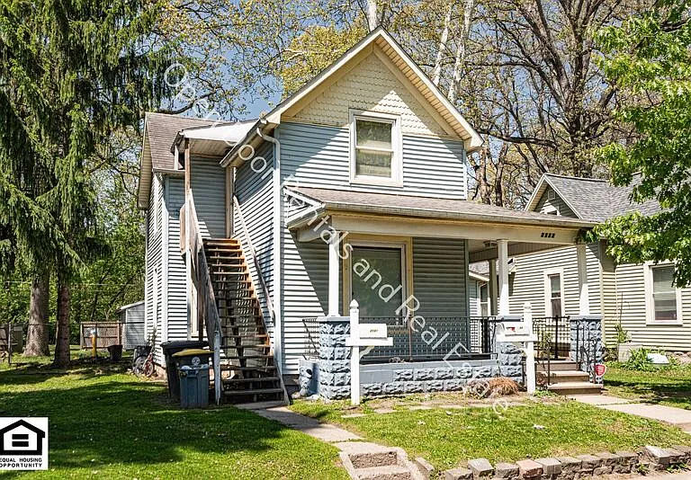 3112 1/2 Thompson Ave — Photo 2